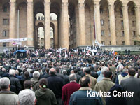 Митинг в Тбилиси опять переместился к парламенту